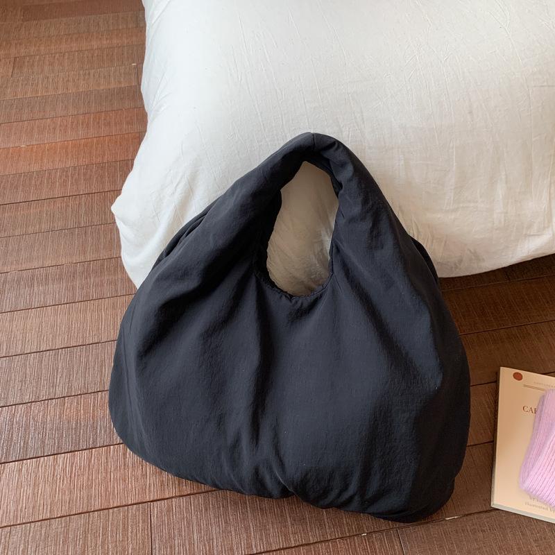 Large capacity retro lightweight cloth bag women s simple literary handbag versatile casual commuter bag чёрный
Large capacity retro lightweight cloth bag women s simple literary handbag versatile casual commuter bag чёрный