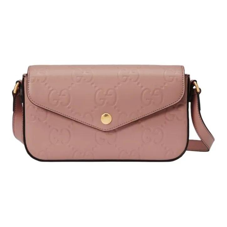 GUCCI Сумка через плече Кроссбоді Жіноча Ультра Міні Рожева зі Шкіри з Регульованим Ремінцем та Магнітною Застібкою з Логотипом Double G Basic Set (Bag + Dust Bag) рожевий
GUCCI Сумка через плече Кроссбоді Жіноча Ультра Міні Рожева зі Шкіри з Регульованим Ремінцем та Магнітною Застібкою з Логотипом Double G Basic Set (Bag + Dust Bag) рожевий