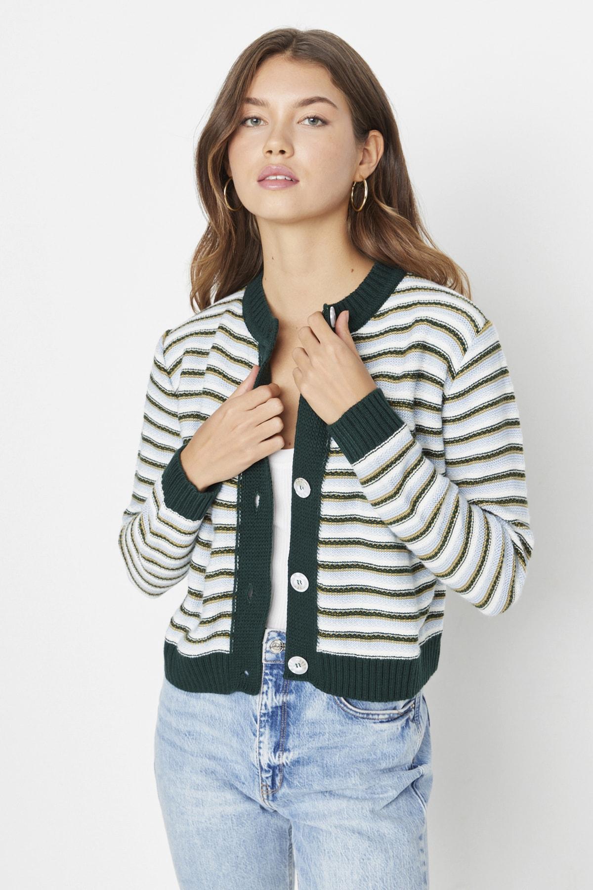 Кардиган - Зеленый - Классический крой
Кардиган - Зеленый - Классический крой