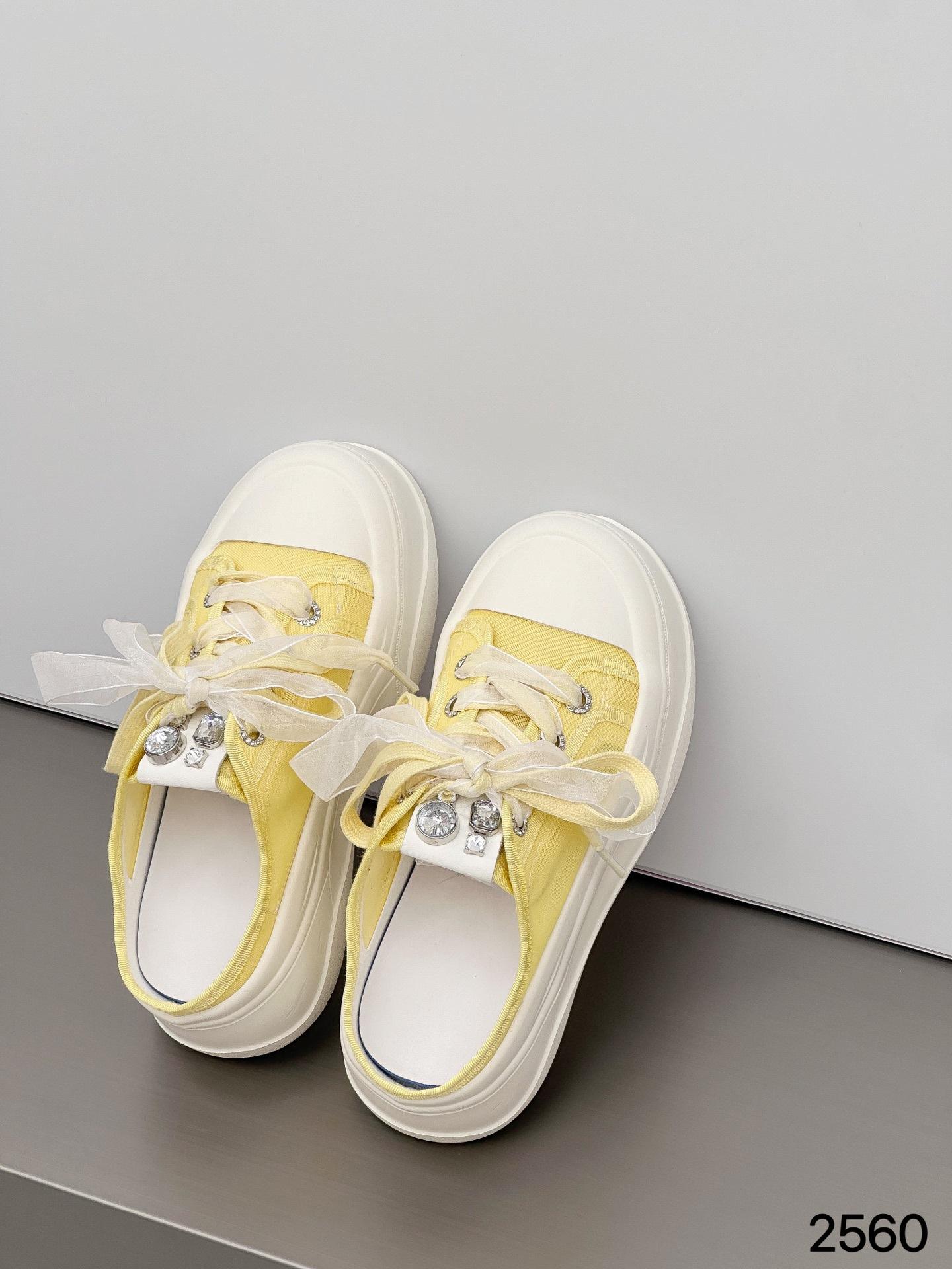 Thick-bottomed bag head slippers for women s outer wear 2025 summer new Korean version versatile lightweight muffin height-increasing lazy casual s 40 жёлтый
Thick-bottomed bag head slippers for women s outer wear 2025 summer new Korean version versatile lightweight muffin height-increasing lazy casual s 40 жёлтый