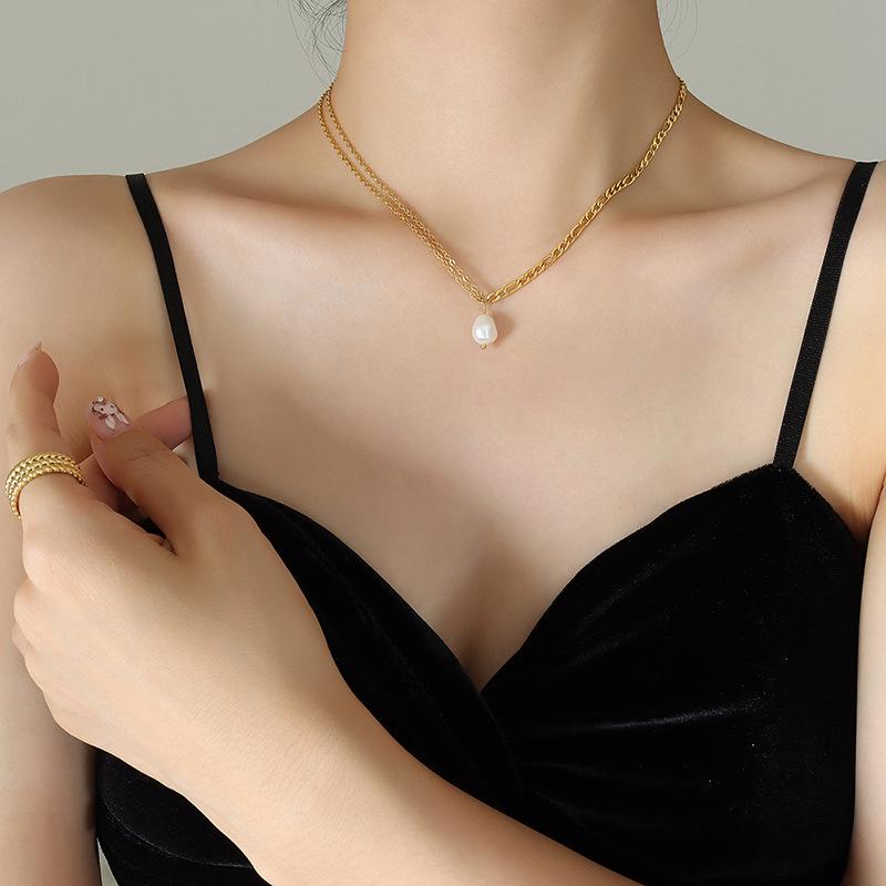 Baroque french freshwater pearl pendant necklace - titanium steel clavicle chain
Baroque french freshwater pearl pendant necklace - titanium steel clavicle chain