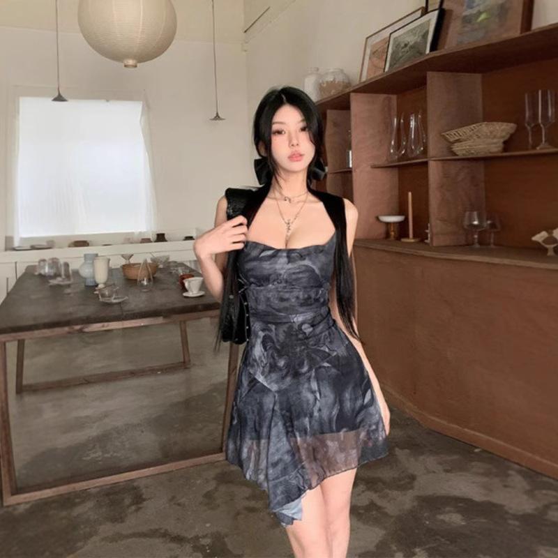 Women s Summer Sexy Mini Dress Abstract Print Spaghetti Strap Crisscross Backless Irregular Hem Slim Fit Club Party Dress S серый
Women s Summer Sexy Mini Dress Abstract Print Spaghetti Strap Crisscross Backless Irregular Hem Slim Fit Club Party Dress S серый