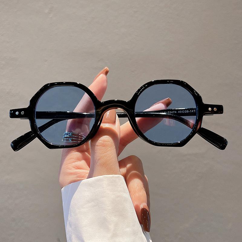 Luxury Brand Designer Round Small Frame Sunglasses Women For Men Stylish Vintage Trend Sun Glasses Steampunk Rivet Shades UV400 Quality
Luxury Brand Designer Round Small Frame Sunglasses Women For Men Stylish Vintage Trend Sun Glasses Steampunk Rivet Shades UV400 Quality