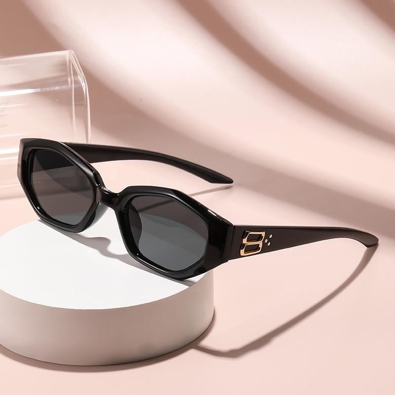 Полигональные солнцезащитные очки Ретро Модные Маленькая квадратная оправа Круглое лицо Тонкие солнцезащитные очки Персонализированные солнцезащитные очки для уличной съемки 6102 чёрный
Полигональные солнцезащитные очки Ретро Модные Маленькая квадратная оправа Круглое лицо Тонкие солнцезащитные очки Персонализированные солнцезащитные очки для уличной съемки 6102 чёрный