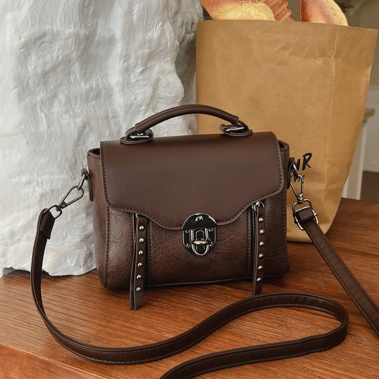 Soft leather lock portable small square bag women s shoulder messenger bag кавовий
Soft leather lock portable small square bag women s shoulder messenger bag кавовий