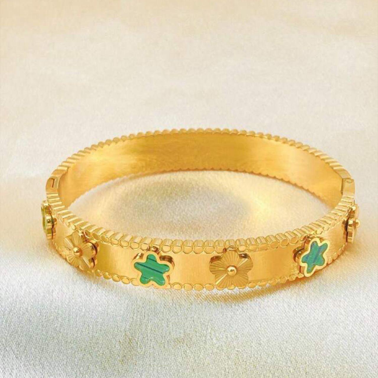 Браслет-калейдоскоп «П ятилисник» з титанової сталі з покриттям 18K золотом - Вузька та широка версії, Розкішні жіночі прикраси. зелений
Браслет-калейдоскоп «П ятилисник» з титанової сталі з покриттям 18K золотом - Вузька та широка версії, Розкішні жіночі прикраси. зелений