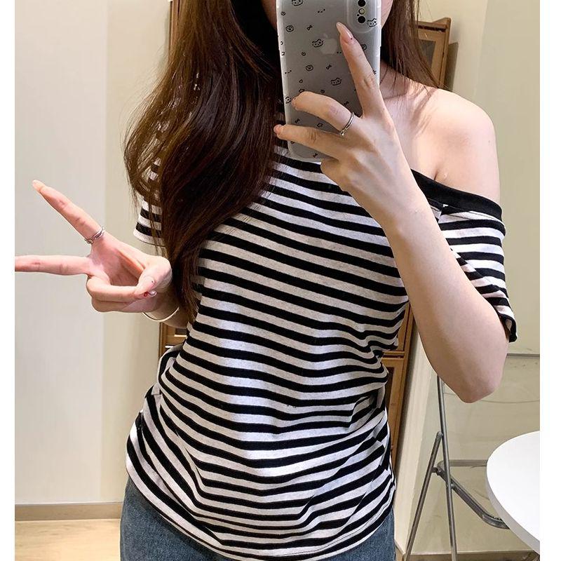 Летний сексуальный топ на одно плечо в полоску с нерегулярным коротким рукавом для женщин Large
Летний сексуальный топ на одно плечо в полоску с нерегулярным коротким рукавом для женщин Large