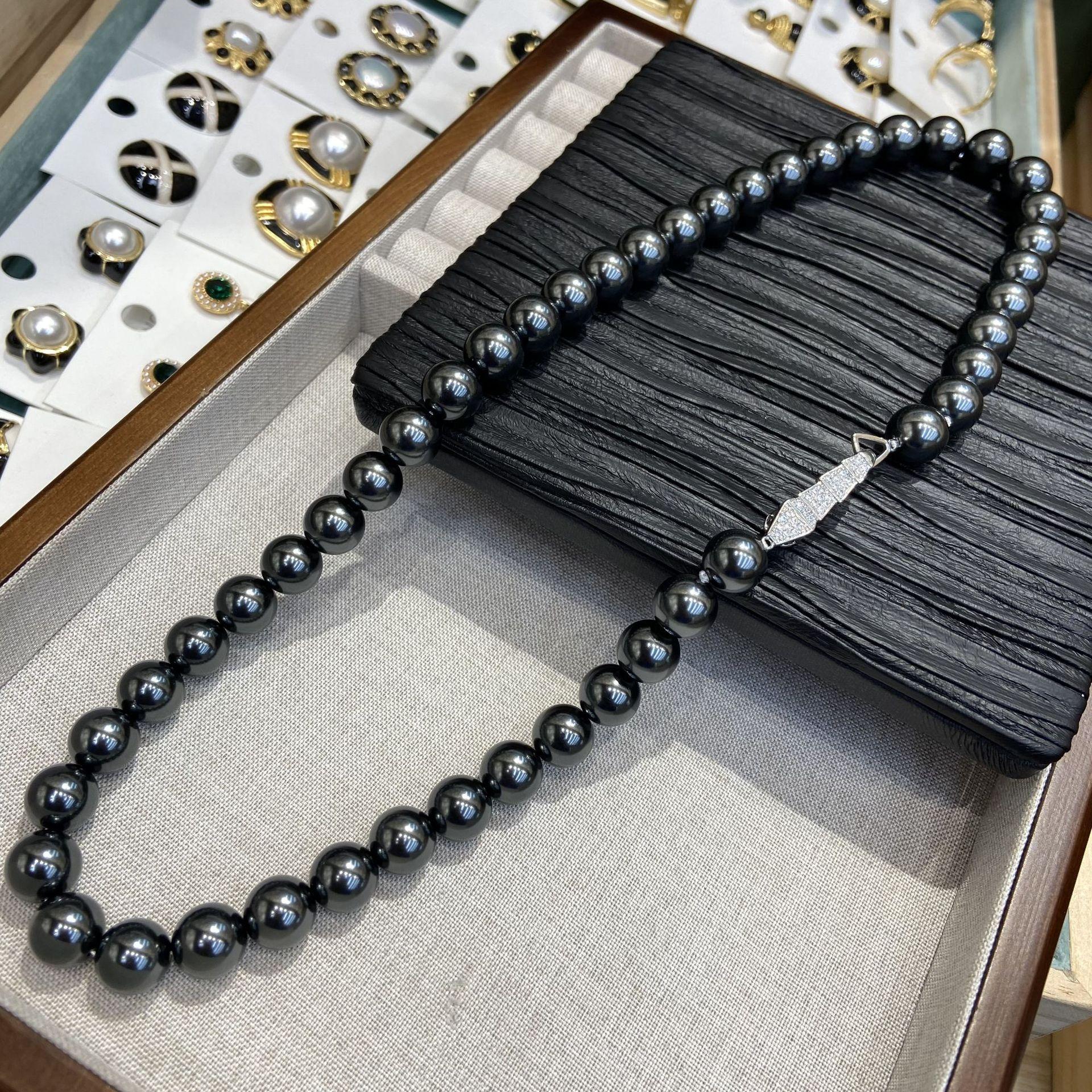 Blogger Tahiti Black Necklace Female Positive Round Highlight Sweater Chain
Blogger Tahiti Black Necklace Female Positive Round Highlight Sweater Chain