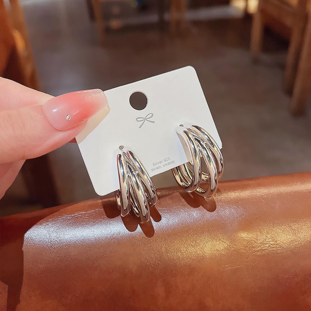 Retro Simple Square Earrings Irregular Stud Earrings New Exaggerated Geometry Fashion Earring for Women Jewelry Accessories Gift
Retro Simple Square Earrings Irregular Stud Earrings New Exaggerated Geometry Fashion Earring for Women Jewelry Accessories Gift