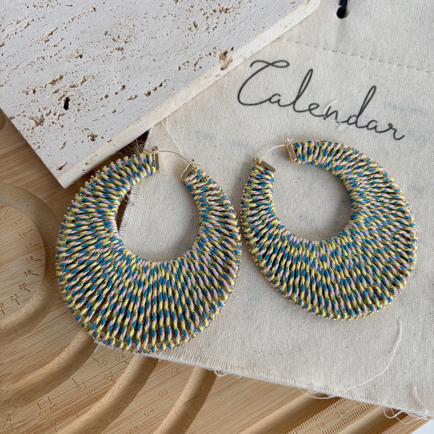 Niche Design Autumn/Winter Exaggerated Stud Earrings - 925 Silver Needle Woven
Niche Design Autumn/Winter Exaggerated Stud Earrings - 925 Silver Needle Woven