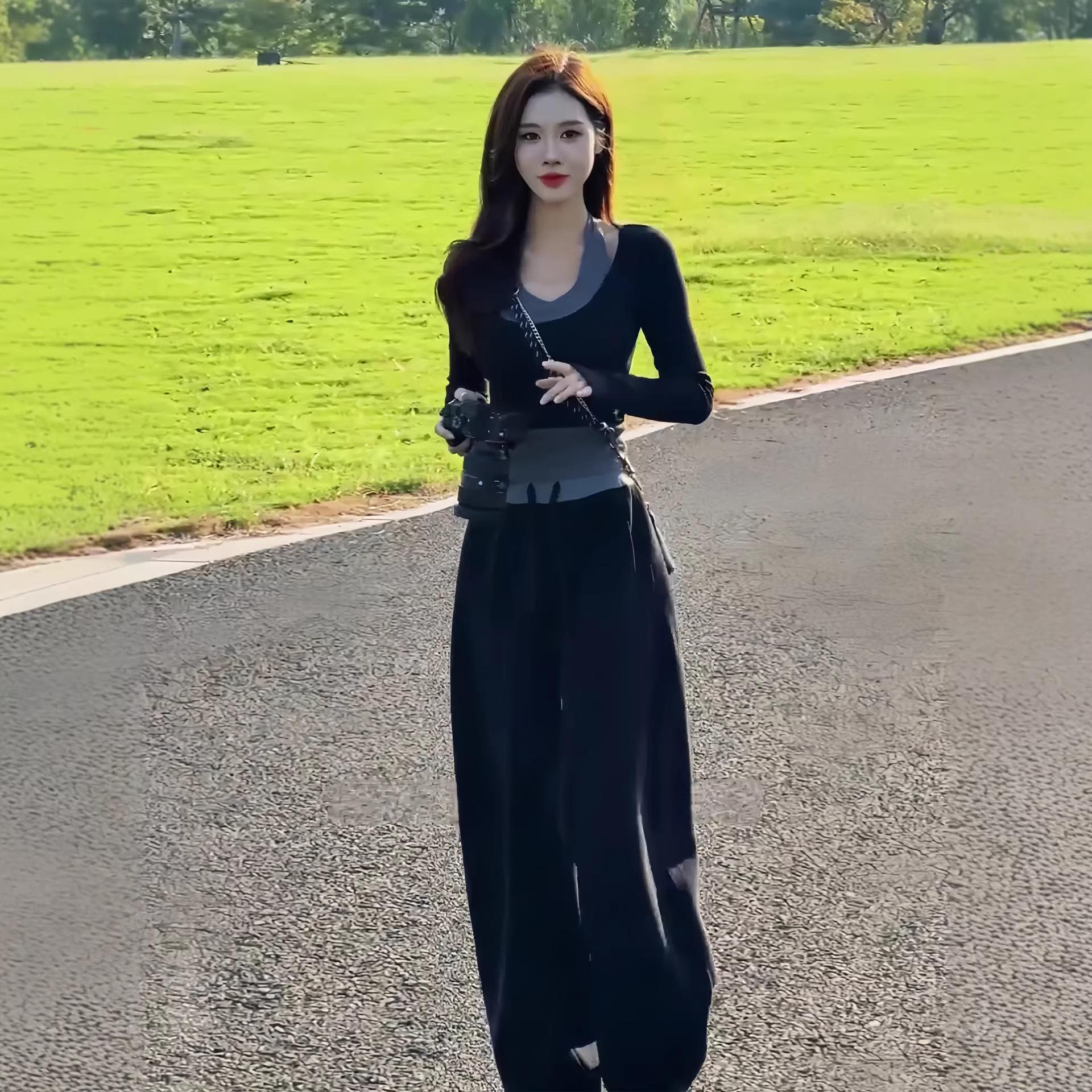Korean Style Early Spring Fashion: Slimming Fake Two-Piece Hoodie & Long Pants Sports Set XL
Korean Style Early Spring Fashion: Slimming Fake Two-Piece Hoodie & Long Pants Sports Set XL