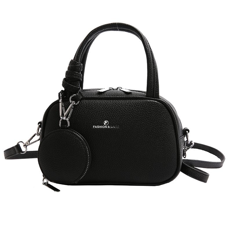 Niche high-end bag women s fashion simple commuter handbag retro casual women s shoulder messenger bag чорний
Niche high-end bag women s fashion simple commuter handbag retro casual women s shoulder messenger bag чорний