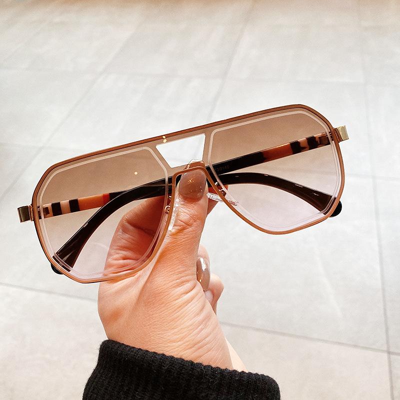 Vintage Polygon Sunglasses Women Stylish UV Protection High Quality Female Sun Glasses Men Fashion Accessory
Vintage Polygon Sunglasses Women Stylish UV Protection High Quality Female Sun Glasses Men Fashion Accessory