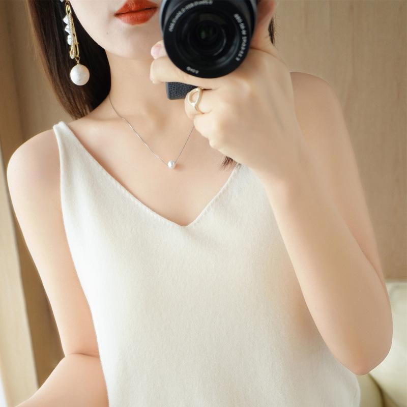 Stylish Knitted Bandeau Camisole Vest for Women – Autumn Winter Inner Wear Sleeveless Top Large
Stylish Knitted Bandeau Camisole Vest for Women – Autumn Winter Inner Wear Sleeveless Top Large