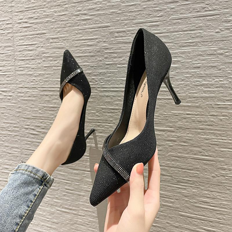 Fairy shoes gentle single shoes female middle heel new autumn French rhinestone pointed shoes light mouth stiletto high heels 34
Fairy shoes gentle single shoes female middle heel new autumn French rhinestone pointed shoes light mouth stiletto high heels 34