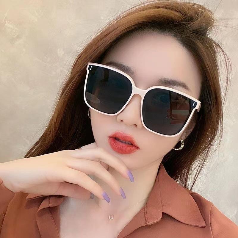 Женские солнцезащитные очки Fashiona, солнцезащитные очки с квадратными оттенками, женские поляризационные солнцезащитные очки GM с защитой от УФ-лучей для женщин
Женские солнцезащитные очки Fashiona, солнцезащитные очки с квадратными оттенками, женские поляризационные солнцезащитные очки GM с защитой от УФ-лучей для женщин
