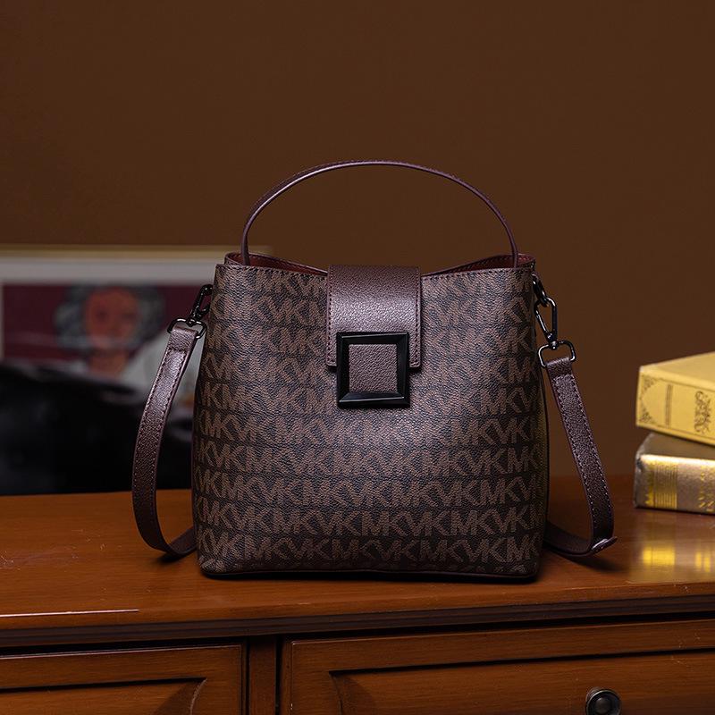 Women s 2025 Fashion Print Shoulder & Crossbody Bucket Bag with Wide Strap кофейный
Women s 2025 Fashion Print Shoulder & Crossbody Bucket Bag with Wide Strap кофейный