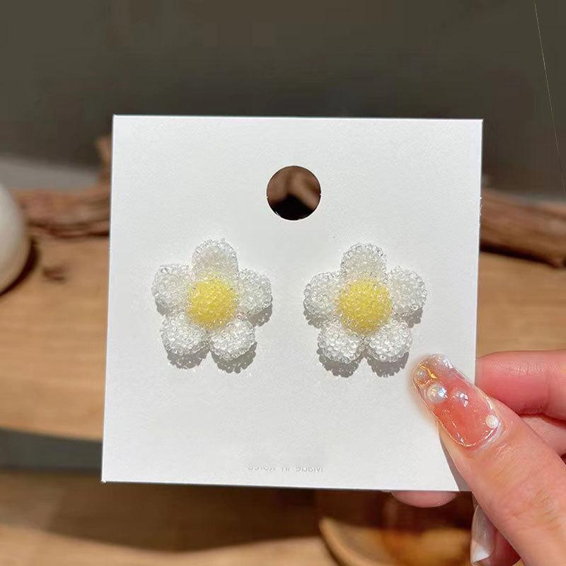 Sweet Crystal Flower Earrings Premium Light Luxury Niche Earrings Fresh Small Simple Earrings
Sweet Crystal Flower Earrings Premium Light Luxury Niche Earrings Fresh Small Simple Earrings