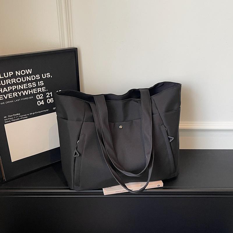 New Fashi Large Capacity Tote Bags Multi Pocket Casual Minimalist Shoulder Bag for Women Fashi Versatile Mom Commute Bag
New Fashi Large Capacity Tote Bags Multi Pocket Casual Minimalist Shoulder Bag for Women Fashi Versatile Mom Commute Bag