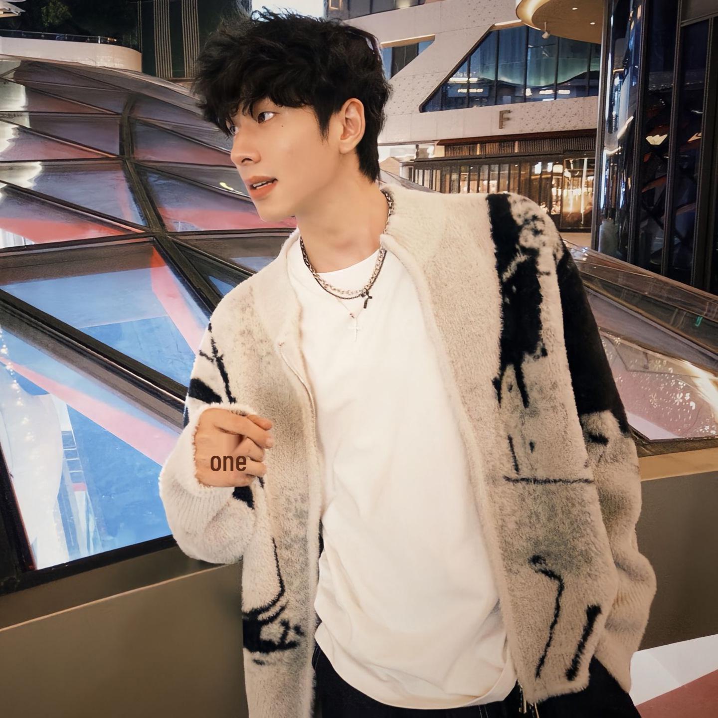 Men s Autumn/Winter Korean-Style Gradient Embroidered Faux Mink Fur Knit Zipper Cardigan XL світло-сірого кольору
Men s Autumn/Winter Korean-Style Gradient Embroidered Faux Mink Fur Knit Zipper Cardigan XL світло-сірого кольору