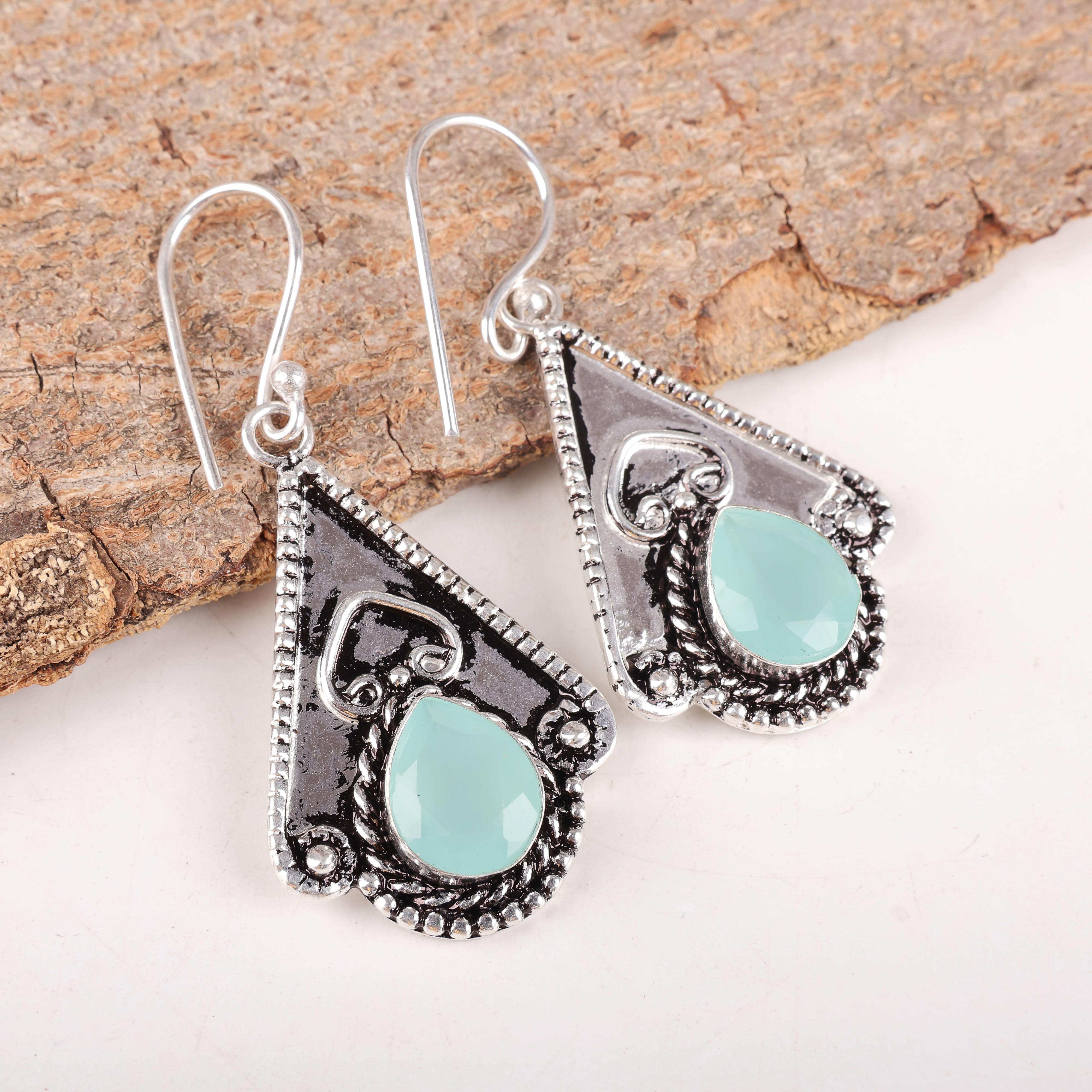 Aqua Chalcedony Handmade Gemstone Jewelry, 925 Solid Sterling Silver Earrings Unique Design Jewelry, For Women 2.09 Inches білий
Aqua Chalcedony Handmade Gemstone Jewelry, 925 Solid Sterling Silver Earrings Unique Design Jewelry, For Women 2.09 Inches білий