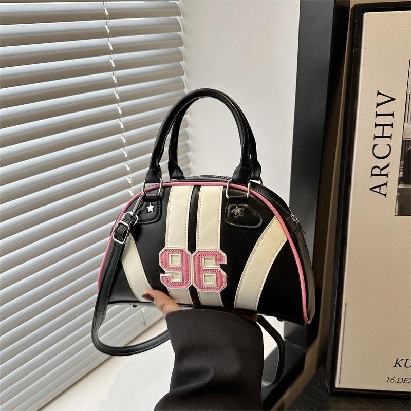 Trendy new summer popular versatile high-end temperament portable shoulder messenger bag women s bag чёрный
Trendy new summer popular versatile high-end temperament portable shoulder messenger bag women s bag чёрный