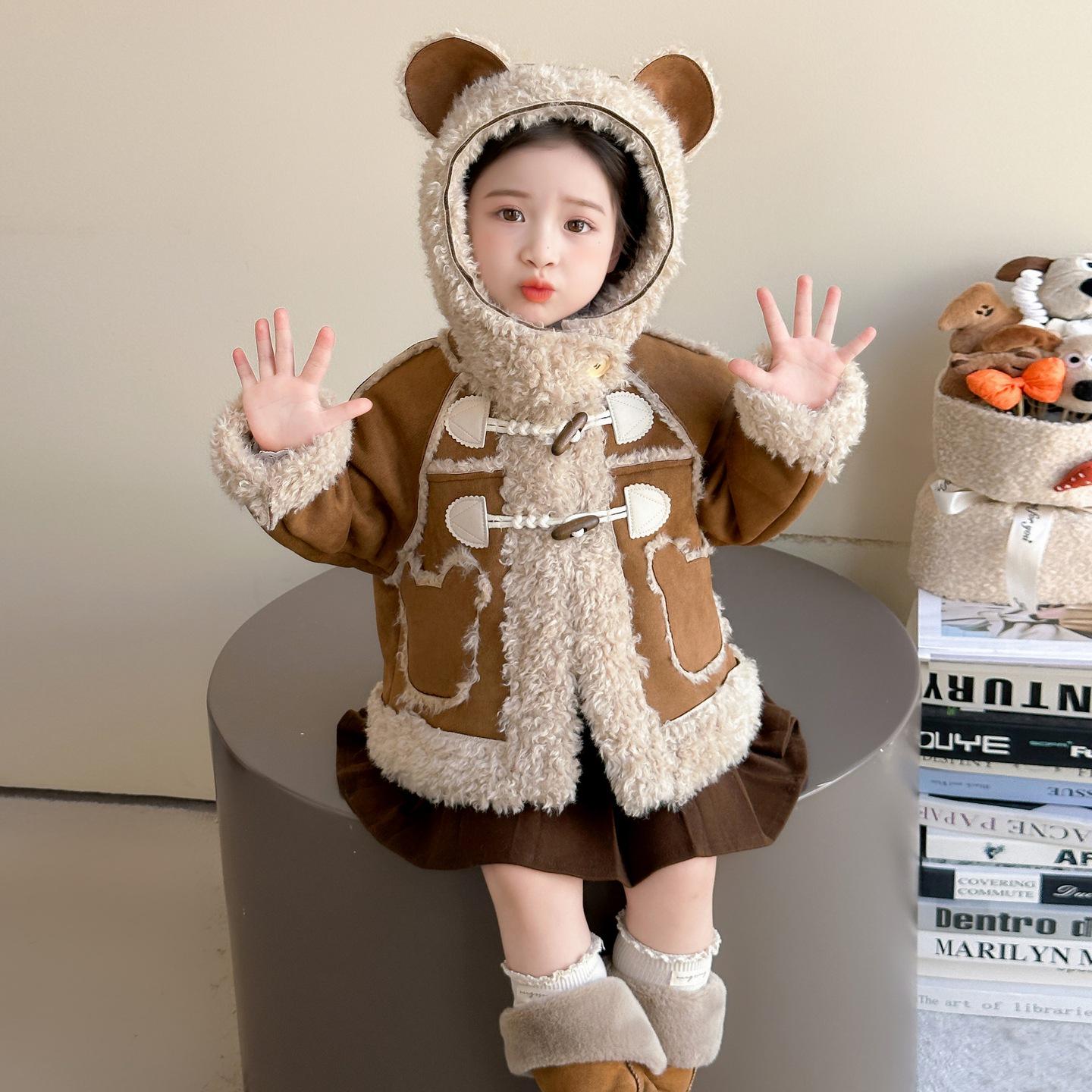 Пальто-дубленка из искусственного меха с капюшоном для девочек - Модный утолщенный свитер-топ 2025 Осень/Зима 110 cm кофейный
Пальто-дубленка из искусственного меха с капюшоном для девочек - Модный утолщенный свитер-топ 2025 Осень/Зима 110 cm кофейный