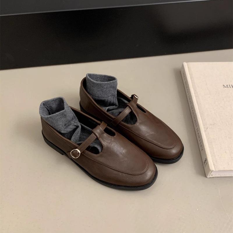 Korean small leather shoes women s British style autumn and winter new French retro soft leather one-pedal flat Mary Jane single shoes 40
Korean small leather shoes women s British style autumn and winter new French retro soft leather one-pedal flat Mary Jane single shoes 40