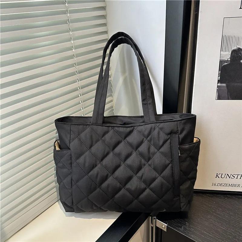 Rectangular Large Capacity Single Shoulder Bag for Commuting To Work Korean Style Women s Tote Bag Lightweight Casual Handbag
Rectangular Large Capacity Single Shoulder Bag for Commuting To Work Korean Style Women s Tote Bag Lightweight Casual Handbag