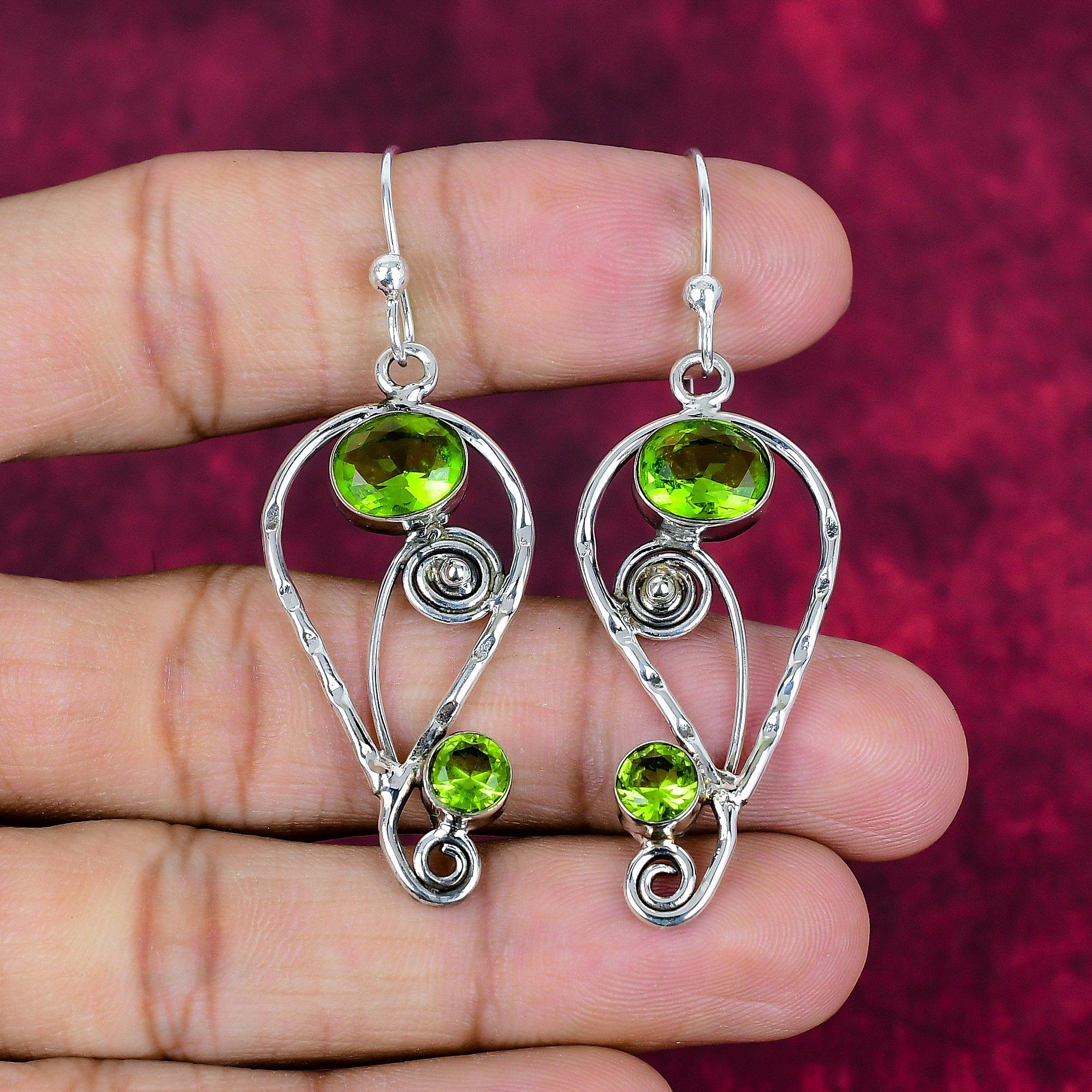 Серьги с драгоценными камнями из перидота, серьги из чистого серебра 925 пробы, серьги ручной работы с камнями по месяцу рождения, подарок для него 2.336 Inches зелёный
Серьги с драгоценными камнями из перидота, серьги из чистого серебра 925 пробы, серьги ручной работы с камнями по месяцу рождения, подарок для него 2.336 Inches зелёный