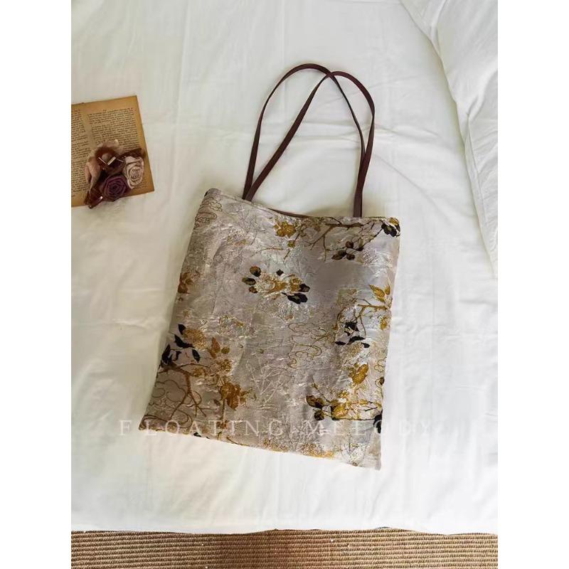 Autumn New Products/Retro Champagne Coffee/Dead Branch Large Shoulder Bag Original Fating Floating Moon Sheng New Chinese Jacquard
Autumn New Products/Retro Champagne Coffee/Dead Branch Large Shoulder Bag Original Fating Floating Moon Sheng New Chinese Jacquard