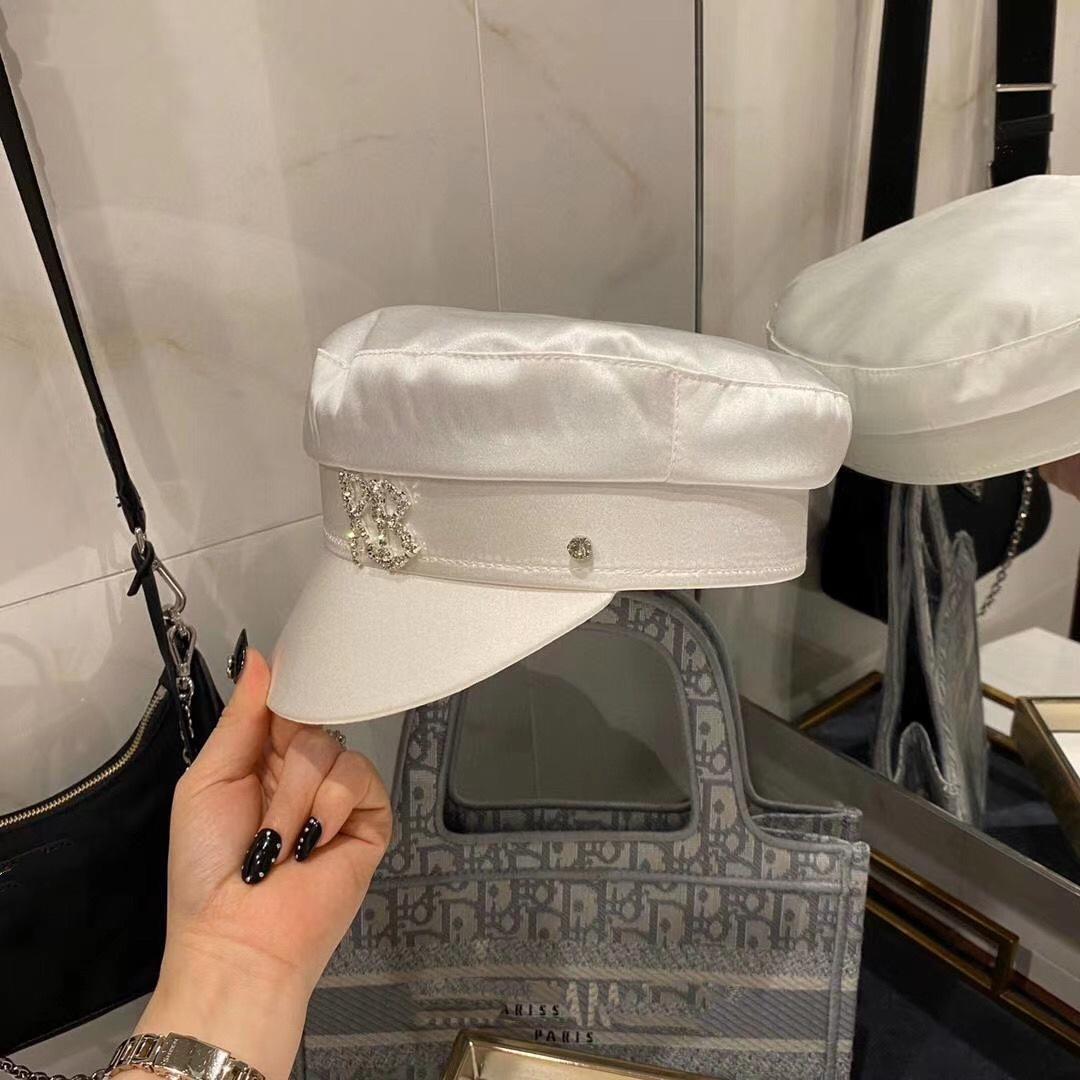 Rhinestone Letter Satin Navy Beret - Trendy, Breathable Newsboy Cap Adjustable
Rhinestone Letter Satin Navy Beret - Trendy, Breathable Newsboy Cap Adjustable