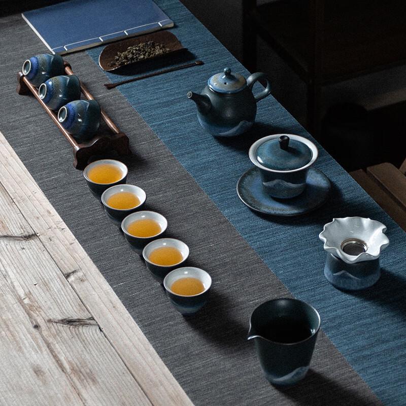 Baizi en Chinese Coarse Pottery 13-Piece Gongfu Tea Set
Baizi en Chinese Coarse Pottery 13-Piece Gongfu Tea Set