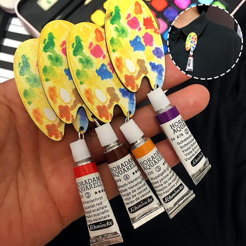 1PC Palette Creative Painter Pendant Personality Lapel Pins Student Painting Charm Brooch Teacher Multiple Options Available
1PC Palette Creative Painter Pendant Personality Lapel Pins Student Painting Charm Brooch Teacher Multiple Options Available