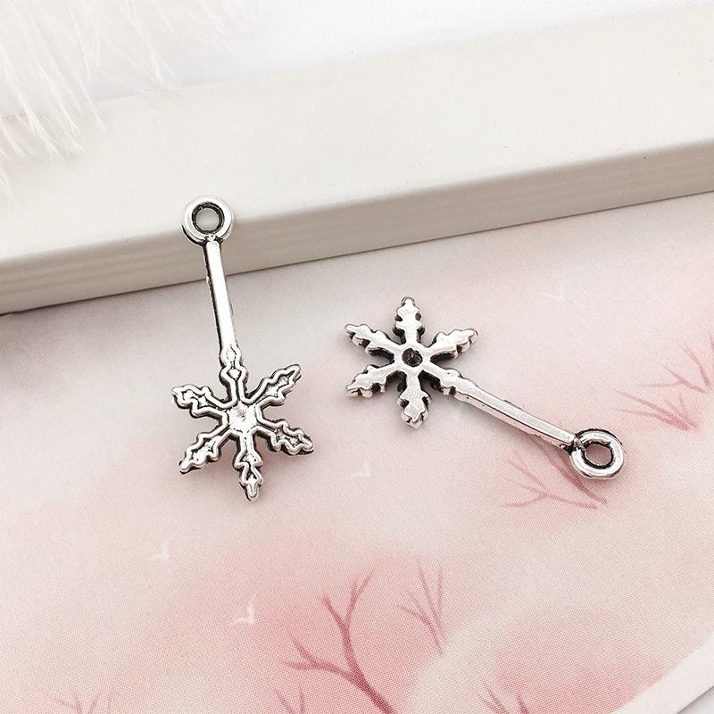 Tibetan Silver Snowflake Charm for DIY Jewelry & Bracelets
Tibetan Silver Snowflake Charm for DIY Jewelry & Bracelets