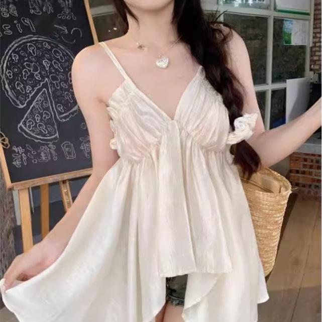 Chic Irregular Pleated Suspender Top – Summer Style for Fashion-Forward Women One Size (max 125 jin)
Chic Irregular Pleated Suspender Top – Summer Style for Fashion-Forward Women One Size (max 125 jin)
