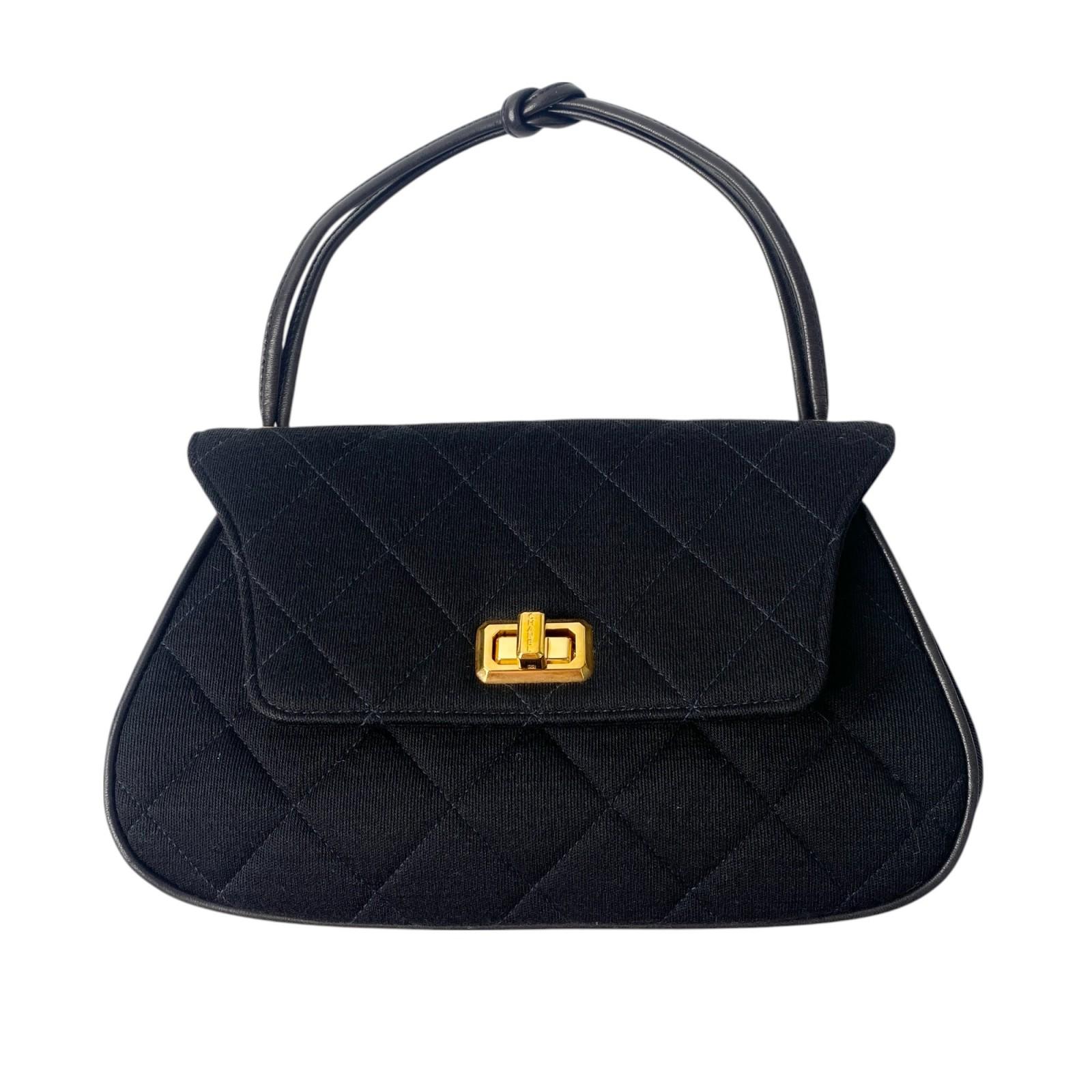 Used CHANELHandbag black/gold cotton/leather Women
Used CHANELHandbag black/gold cotton/leather Women