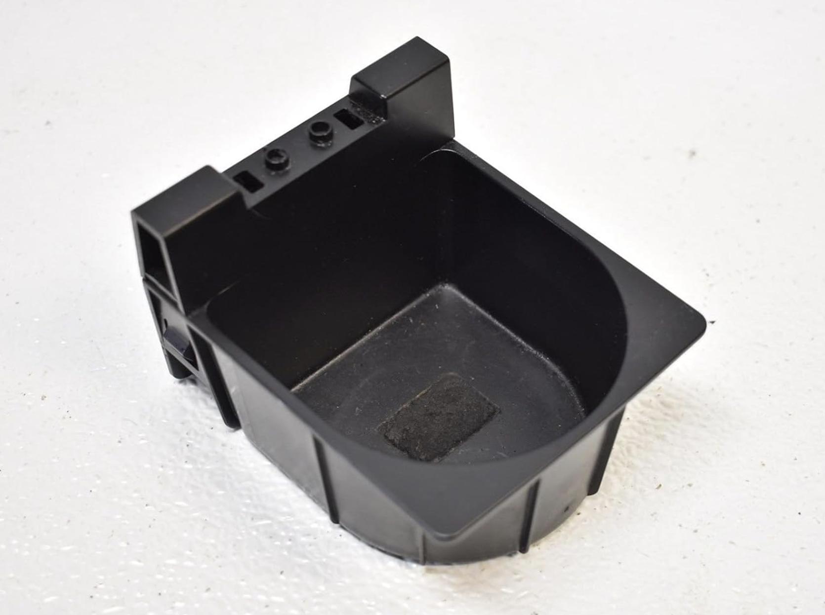 Оригинальный держатель для чашки в центральной консоли Subaru OEM Impreza STI 08-18 66155AG010
Оригинальный держатель для чашки в центральной консоли Subaru OEM Impreza STI 08-18 66155AG010