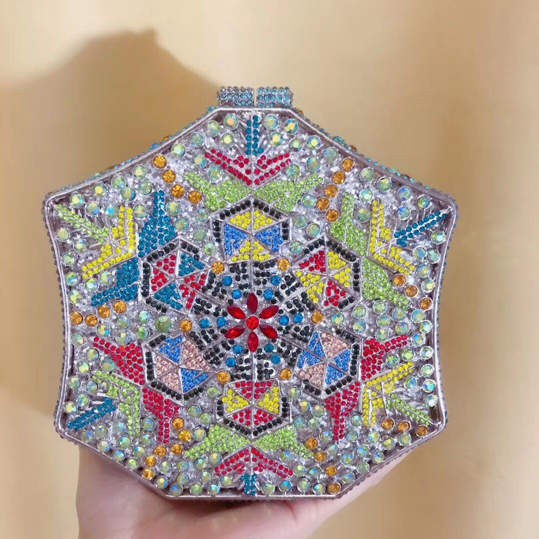 WHTUOHENG Evening Bag Snow Shape Blue Rhinestone Clutch Purse Women Diamond Wedding Dinner Clutches Lady Party Handbags Bags 14.5cmX13cmX4.5cm
WHTUOHENG Evening Bag Snow Shape Blue Rhinestone Clutch Purse Women Diamond Wedding Dinner Clutches Lady Party Handbags Bags 14.5cmX13cmX4.5cm
