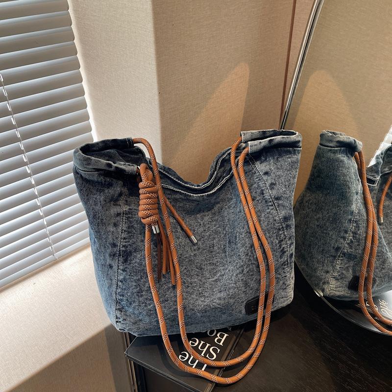 Denim underarm bag women s fashion large-capacity messenger bag commuter shoulder bag class tote bag
Denim underarm bag women s fashion large-capacity messenger bag commuter shoulder bag class tote bag