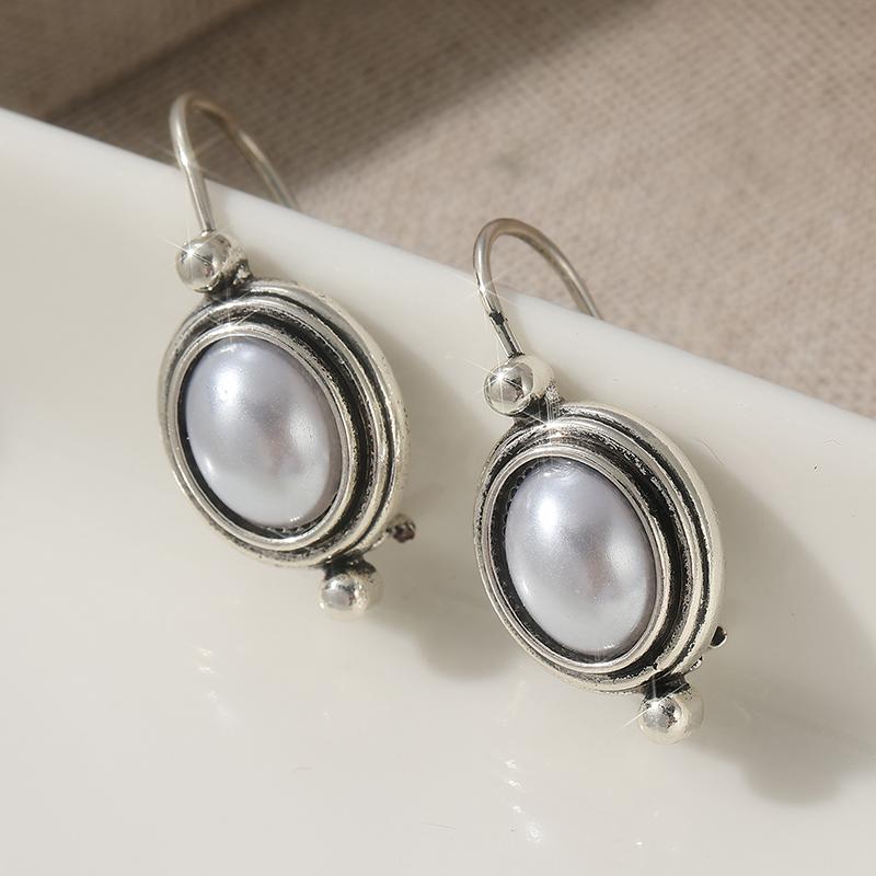 Vintage Copper Color Imitation Pearl Dangle Women s Earrings Carving Oval Daily Wear
Vintage Copper Color Imitation Pearl Dangle Women s Earrings Carving Oval Daily Wear