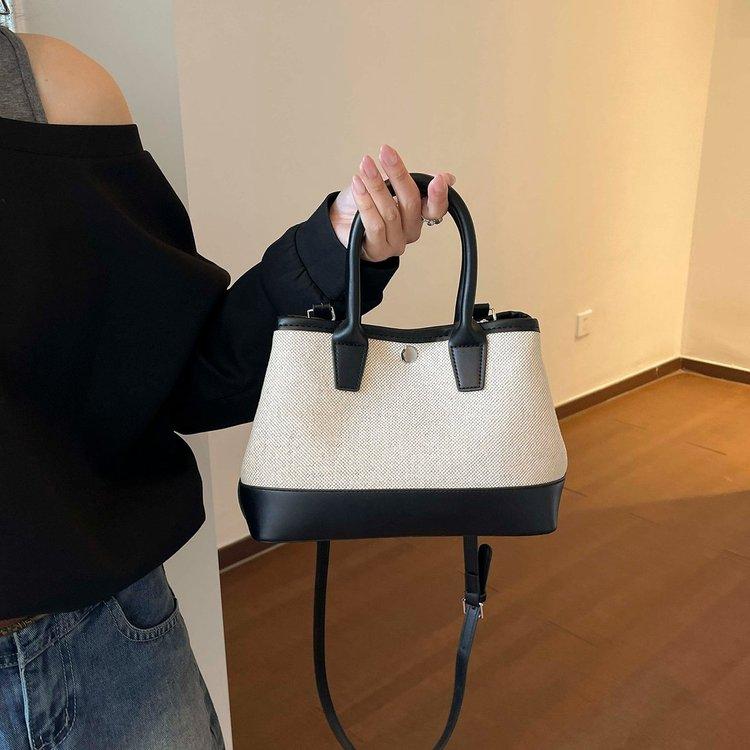 Summer Women’s Handbag Classic Handbag For Women 2026 New Crossbody bag for women Fashi Shoulder bag for women
Summer Women’s Handbag Classic Handbag For Women 2026 New Crossbody bag for women Fashi Shoulder bag for women