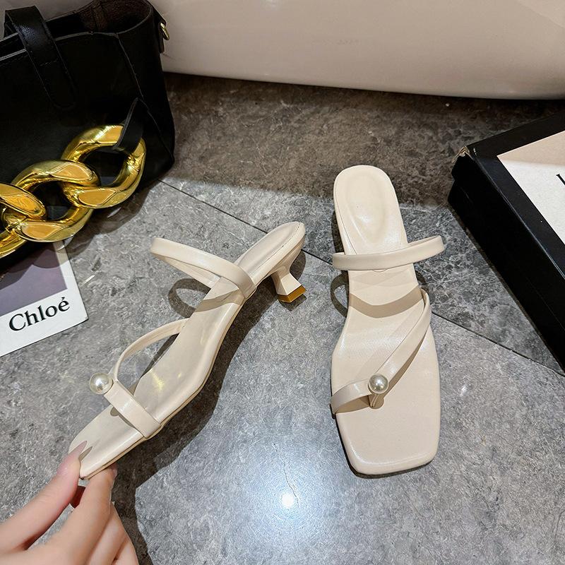 French small fragrant style fine heel large size slippers women s 2025 summer new square head pearl cover toe cool slippers women 42
French small fragrant style fine heel large size slippers women s 2025 summer new square head pearl cover toe cool slippers women 42