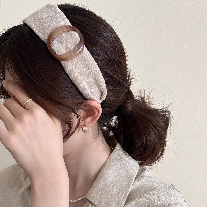 Fashionable Velvet Wide Edge Hairband With Tortoise Shell Color Round Ring Hairband For Women Vintage Style Headwear Accessory бежевый
Fashionable Velvet Wide Edge Hairband With Tortoise Shell Color Round Ring Hairband For Women Vintage Style Headwear Accessory бежевый