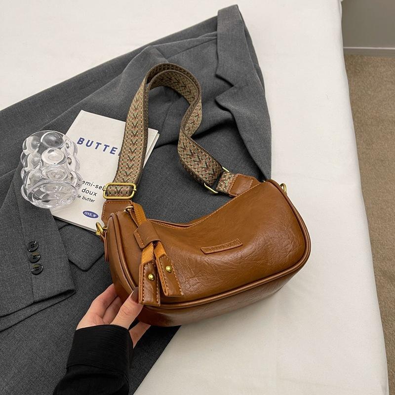 2024 new baguette bag large capacity women s shoulder bag head and shoulder bag коричневий
2024 new baguette bag large capacity women s shoulder bag head and shoulder bag коричневий