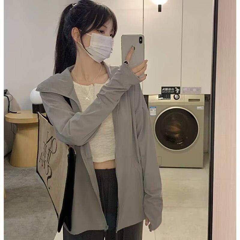 Summer ice silk sunscreen clothes for women, summer solid color breathable thin loose coat for women 2XL світло-сірого кольору
Summer ice silk sunscreen clothes for women, summer solid color breathable thin loose coat for women 2XL світло-сірого кольору