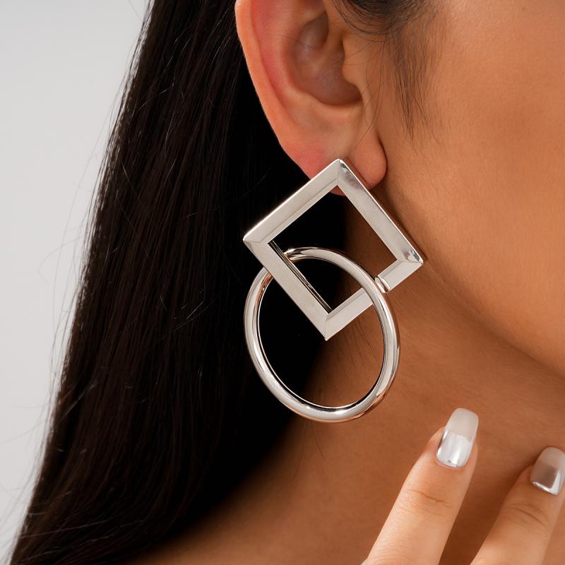 Metallic Geometric Exaggerated Drop Earrings Women Square Round Woven Hollow Dangle Earrings Fashion Casual Party Zircon Gifts
Metallic Geometric Exaggerated Drop Earrings Women Square Round Woven Hollow Dangle Earrings Fashion Casual Party Zircon Gifts