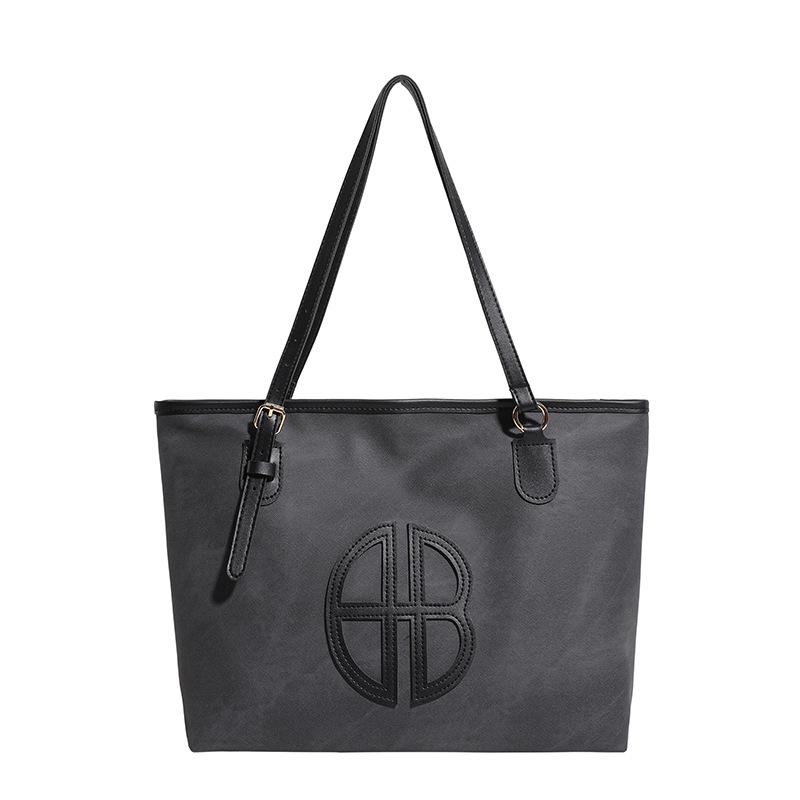 Women s Fashion Large Capacity Versatile Commuter Tote Shoulder Bag - High-End PU
Women s Fashion Large Capacity Versatile Commuter Tote Shoulder Bag - High-End PU