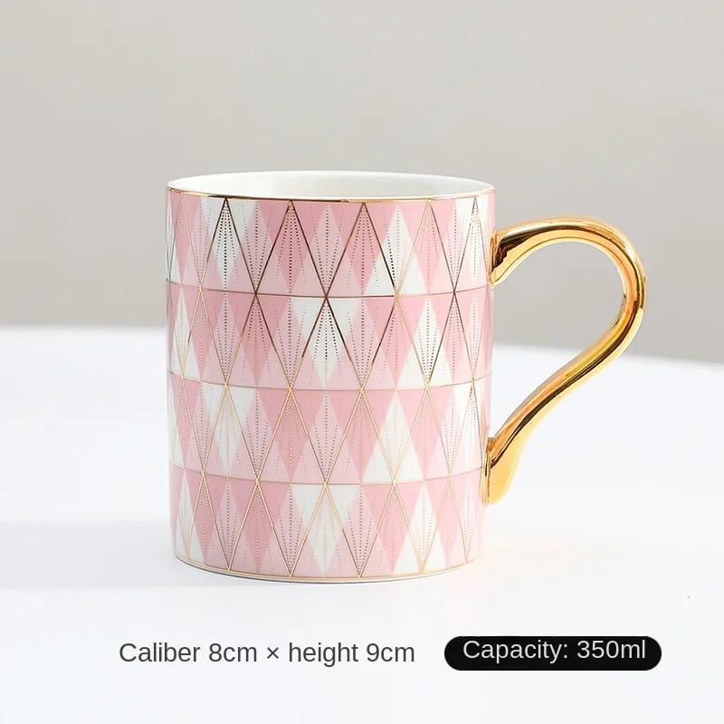 Персонализированная кружка Christmas Light Роскошная золотая ручка Кружка Кофейная чашка Kawaii Чашки Керамика и гончарные изделия Керамика и гончарные изделия 350ml
Персонализированная кружка Christmas Light Роскошная золотая ручка Кружка Кофейная чашка Kawaii Чашки Керамика и гончарные изделия Керамика и гончарные изделия 350ml