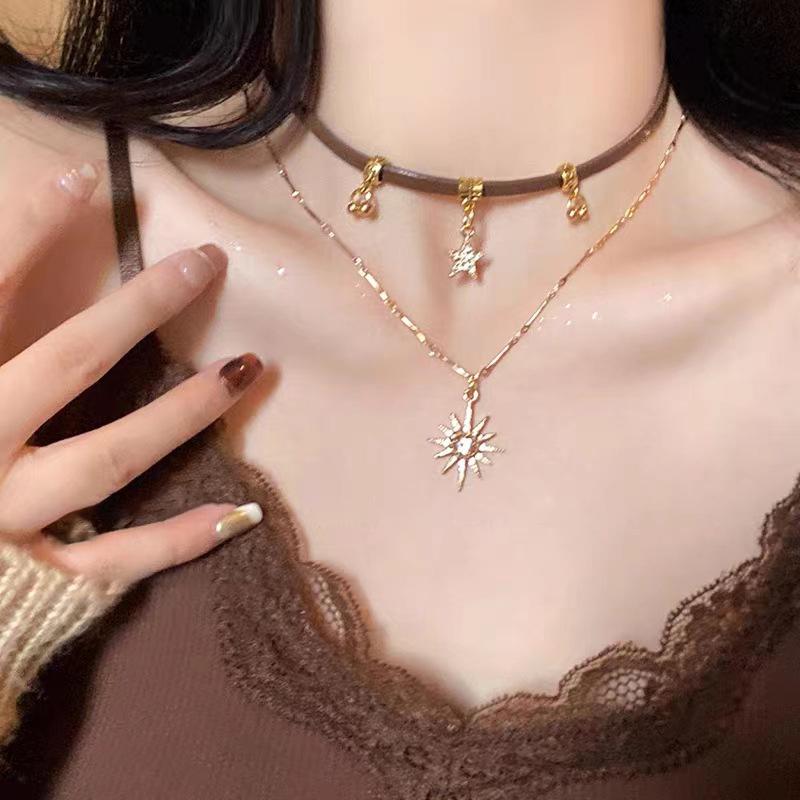 Women Vintage Leather Choker Necklace Double Layered Star Pendant Jewelry Adjustable Chain
Women Vintage Leather Choker Necklace Double Layered Star Pendant Jewelry Adjustable Chain